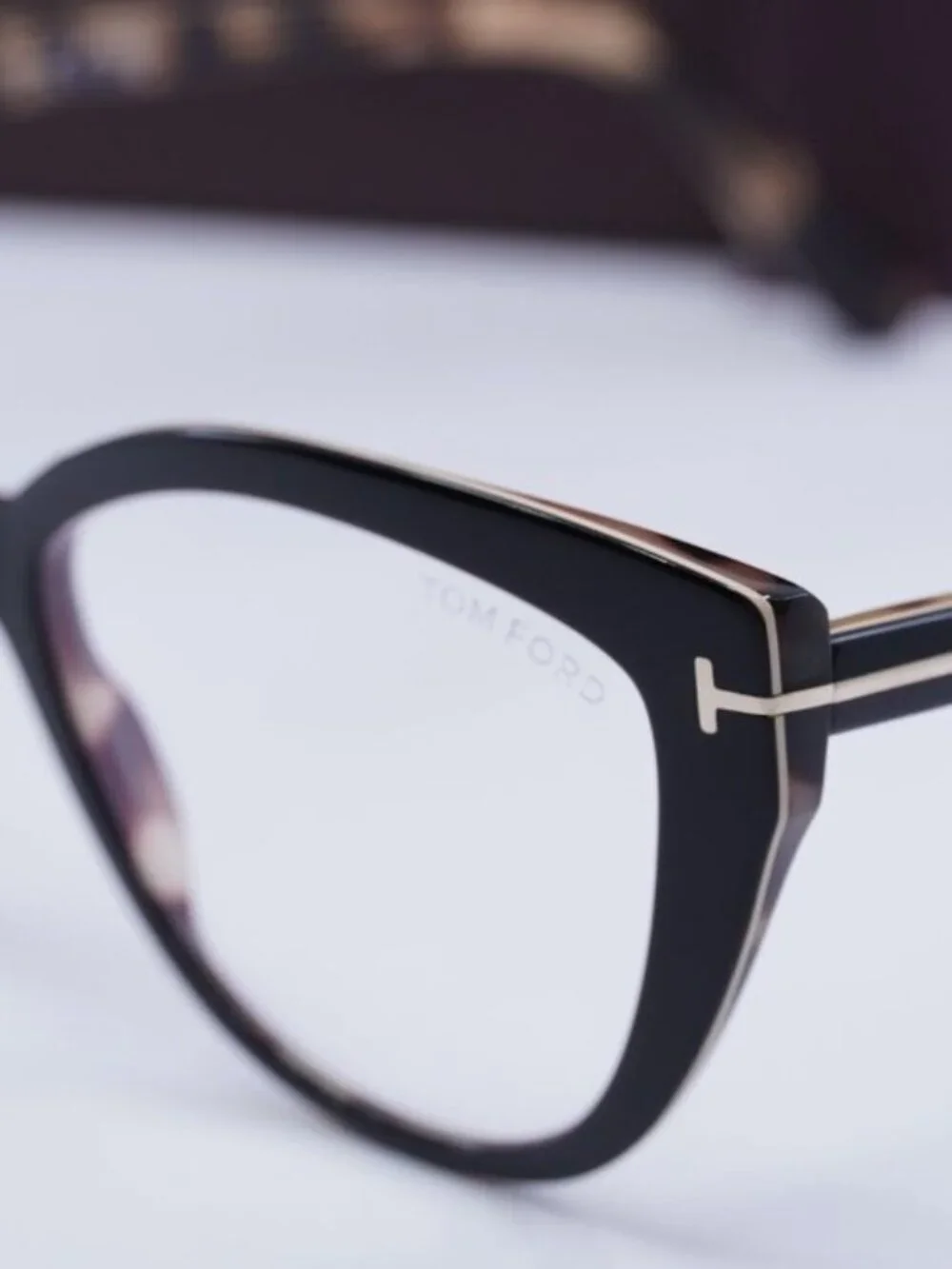 Tom Ford model ft5673